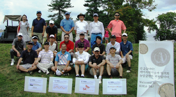지난 6일에 열린 과기협 뉴잉글랜드 지부 골프대회에  20여명의 회원이 참여해 친목의 시간을 가졌다.