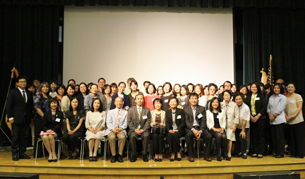 2014 정기 교사연수회에 참석한 70여명의 뉴잉글랜드 지역 한국학교 교사들