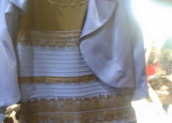 버즈피드 사상 최고 히트수를 기록한 드레스 색깔 논쟁, 이 드레스는 블루와 블랙일까 화이트와 골드일까
