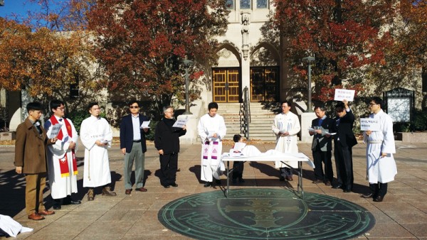 뉴잉글랜드 연합감리교회 한인 목사들은 11월 14일 오전 11시  보스톤 대학 마쉬 채풀 앞 마틴루터 킹 주니어 기념 광장에서 나라와 민족을 위한 시국 기도회를 갖고 시국선언문을 발표했다