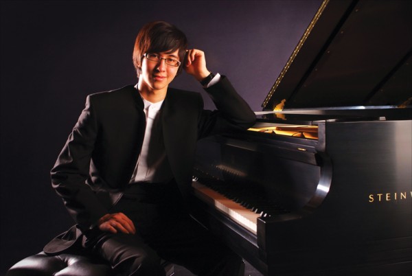피아니스트 찰리 박 올브라이트(29)의 독주회가 3월 26일(일) 오후 4시에 론지 음악대학의 피크먼 콘서트홀(27 Garden St. Cambridge, MA)에서 열린다