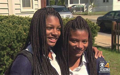 헤어 스타일 때문에 학교에서 징계를 받은 쌍둥이 자매 (CBS 방송 화면 캡처)