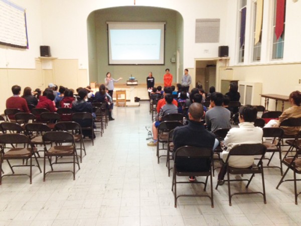 애머스트 한국학교는 20일 금요일 3교시에 <청소년 모국방문 캠프>에 참석했던 보조교사들의 경험담을 직접 듣는 시간을 가졌다