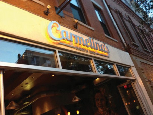 매사추세츠 주에서 가장 순위가 높은 레스토랑은 미국 전체에서 47위를 차지한 카멜리나스(Carmelina's)이다