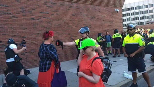 과도한 시위진압으로 도마에 오른 보스톤 경찰