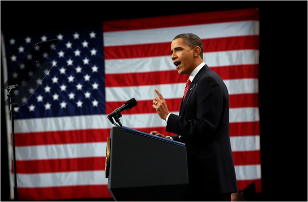 버락 오바마 대통령이 웨스트포인트에서 아프간 주둔 미군의 증파 계획과 철군 계획에 대해 말하고 있다.