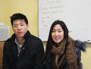 BU 한인학생회 서재희 회장(우측)과 김준홍 대외 협력부장(좌측)