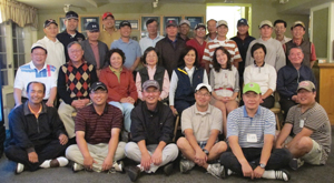 뉴잉글랜드 대학 연합 골프대회를 마친 후 기념 촬영에 임한 참가자들