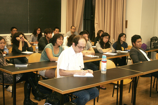 MIT 한국어 교실 초급반에 모인 학생들