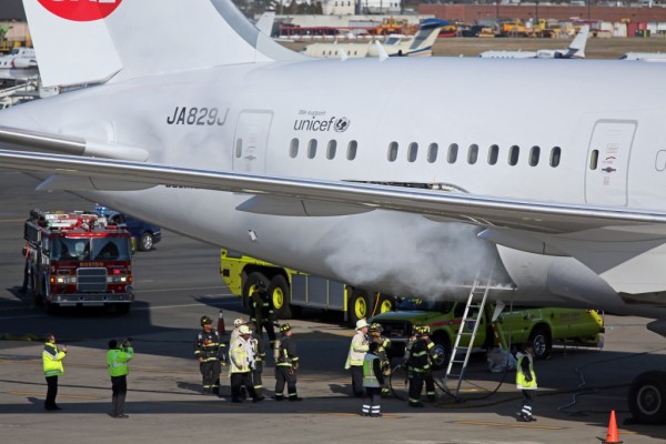 계속되는 사고로 인해 연방항공당국이 보잉 787운행을 중단시키자 일본항공은 보스톤-도쿄노선에 보잉 777을 배치했다