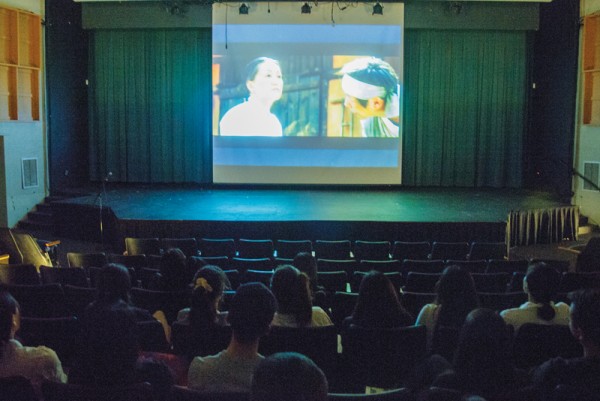 이날 영화 <귀향>상영회에는 50여명의 관객들이 자리했다. 이들은 일본군 위안부들이 겪었던 비극을 영화로 보며 눈시울을 붉혔다