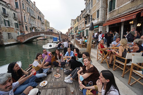 코로나19 백색지구 편입…관광객 붐비는 베네치아