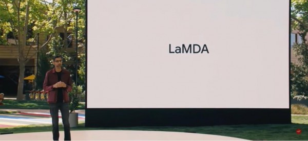 '람다' 개발을 발표하는 순다르 피차이 구글 최고경영자