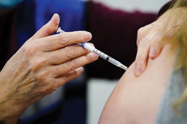 백신 제조사들은 오미크론 하위변이 B4, B5 백신의 FDA에 사용신청을 접수해 내달부터 접종이 가능할 것으로 보인다