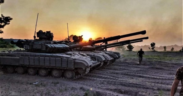 러시아군을 공격하는 우크라이나군의 탱크