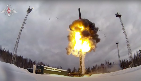 러시아가 공개한 야르스 ICBM 시험 발사 모습
