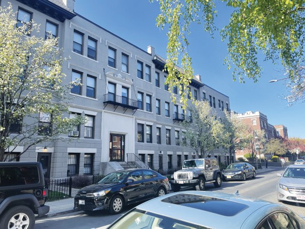 9월 1일 보스톤 아파트의 60-80%가 이사 또는 갱신하는 무빙데이를 앞두고 본격적인 아파트 구하기 철이 다가오고 있다. 그러나 보스톤 아파트는 사상 최저의 공실율로 최악의 아파트구하기 전쟁을 치를 것으로 예상된다. 사진은 올스턴의 아파트 단지