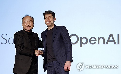 손정의 소프트뱅크그룹 회장과 샘 올트먼 오픈AI CEO