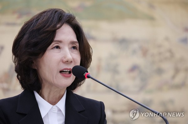 이진숙 사회부총리 겸 교육부 장관 후보자가 16일 서울 여의도 국회 교육위원회에서 열린 인사청문회에서 의원 질의에 답변하고 있다.